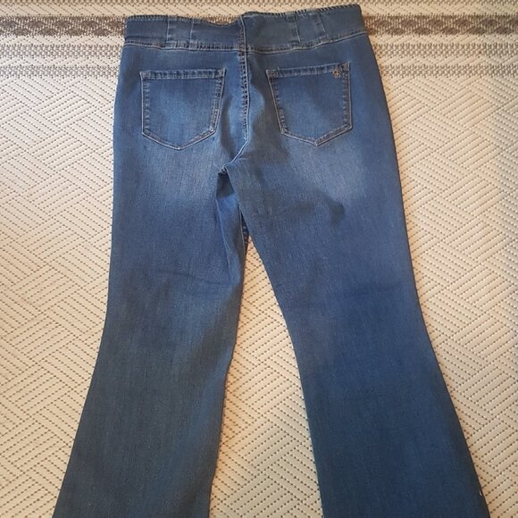 Jessica Simpson Flare Jeans - Picture 1 of 2